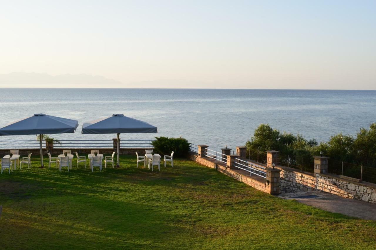 Alexandros Seaside Family Apartments & Villas - Paradise, 7' From Petalidi Kalamaki  Eksteriør bilde