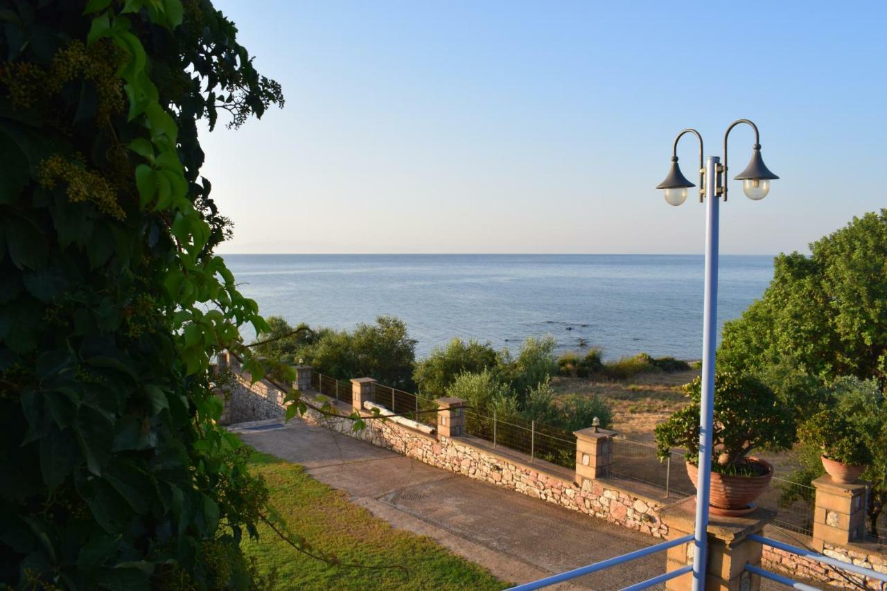 Alexandros Seaside Family Apartments & Villas - Paradise, 7' From Petalidi Kalamaki  Eksteriør bilde