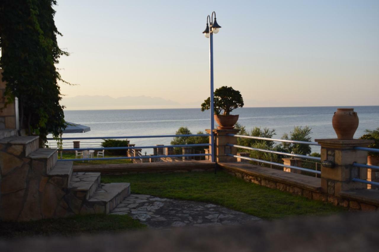 Alexandros Seaside Family Apartments & Villas - Paradise, 7' From Petalidi Kalamaki  Eksteriør bilde