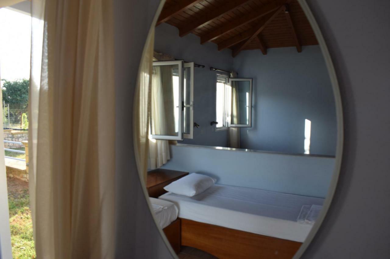Alexandros Seaside Family Apartments & Villas - Paradise, 7' From Petalidi Kalamaki  Eksteriør bilde